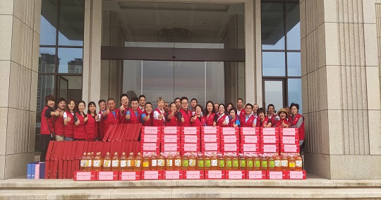 z6尊龙集团石化开展迎中秋庆国庆慰问活动